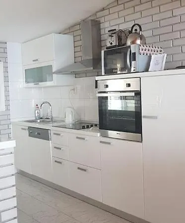 Summer Lounge Apartment